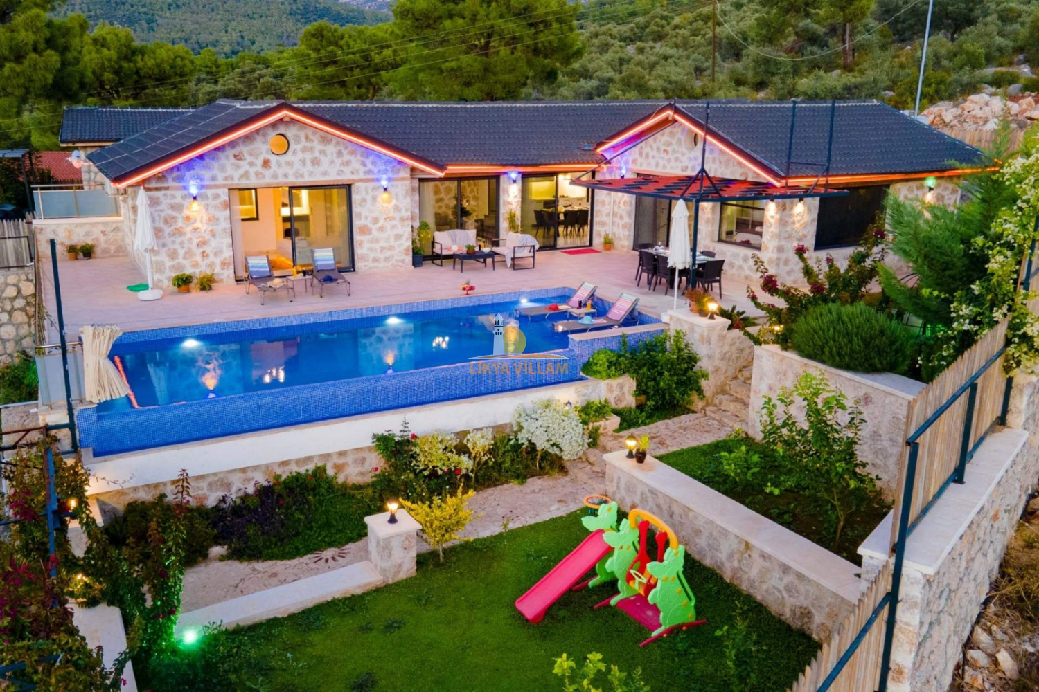 Villa Obsidyen - Saunalı, Bahçeli, Jakuzili Tatil Villası | Likyavillam